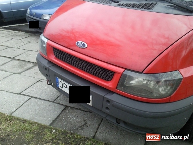 Zdjęcie w galerii na portalu naszraciborz.pl: Tak parkuje się dostawczakiem przy Słowackiego wiadomości z regionu