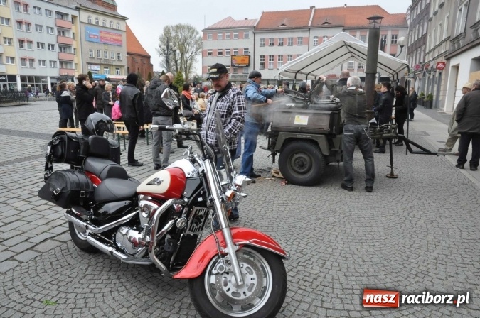 Zdjęcie w galerii na portalu naszraciborz.pl: I Raciborskie Śniadanie Wielkanocne na Rynku wiadomości z regionu