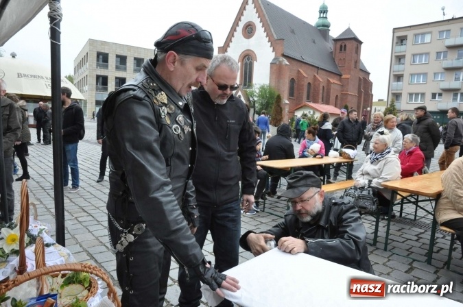 Zdjęcie w galerii na portalu naszraciborz.pl: I Raciborskie Śniadanie Wielkanocne na Rynku wiadomości z regionu