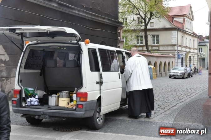 Zdjęcie w galerii na portalu naszraciborz.pl: I Raciborskie Śniadanie Wielkanocne na Rynku wiadomości z regionu