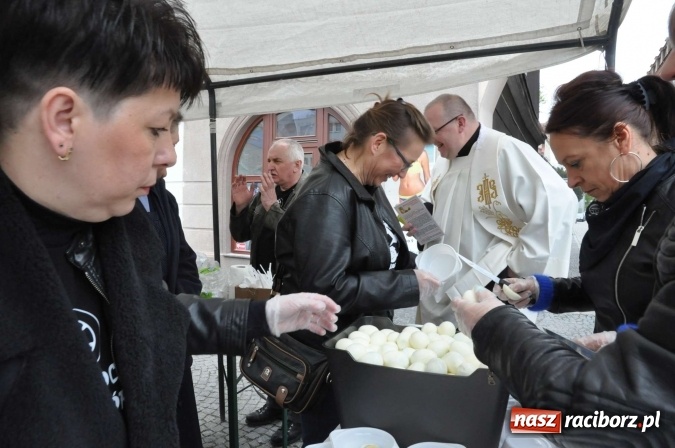 Zdjęcie w galerii na portalu naszraciborz.pl: I Raciborskie Śniadanie Wielkanocne na Rynku wiadomości z regionu