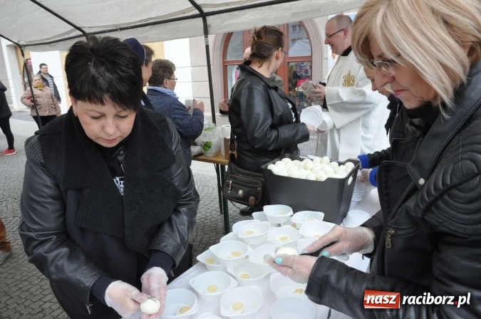 Zdjęcie w galerii na portalu naszraciborz.pl: I Raciborskie Śniadanie Wielkanocne na Rynku wiadomości z regionu