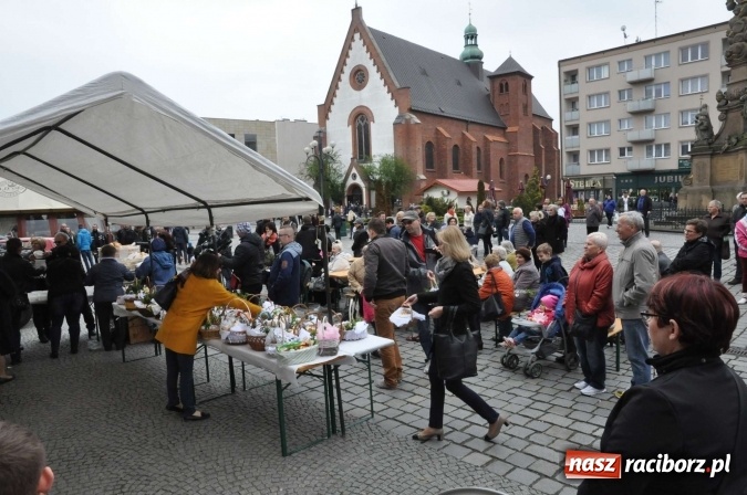 Zdjęcie w galerii na portalu naszraciborz.pl: I Raciborskie Śniadanie Wielkanocne na Rynku wiadomości z regionu
