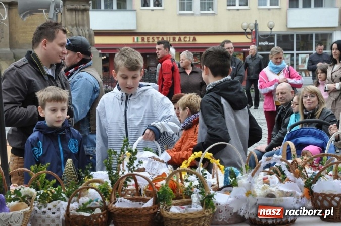 Zdjęcie w galerii na portalu naszraciborz.pl: I Raciborskie Śniadanie Wielkanocne na Rynku wiadomości z regionu