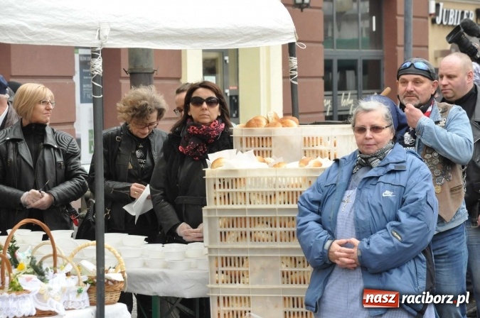 Zdjęcie w galerii na portalu naszraciborz.pl: I Raciborskie Śniadanie Wielkanocne na Rynku wiadomości z regionu