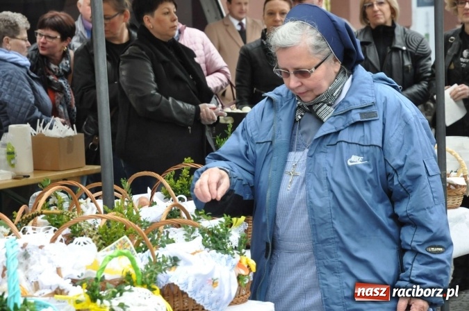 Zdjęcie w galerii na portalu naszraciborz.pl: I Raciborskie Śniadanie Wielkanocne na Rynku wiadomości z regionu