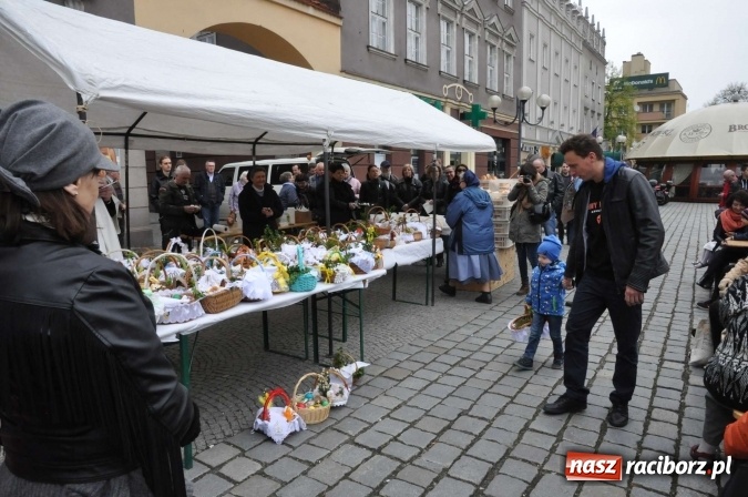 Zdjęcie w galerii na portalu naszraciborz.pl: I Raciborskie Śniadanie Wielkanocne na Rynku wiadomości z regionu