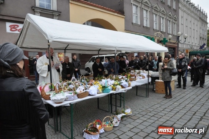 Zdjęcie w galerii na portalu naszraciborz.pl: I Raciborskie Śniadanie Wielkanocne na Rynku wiadomości z regionu