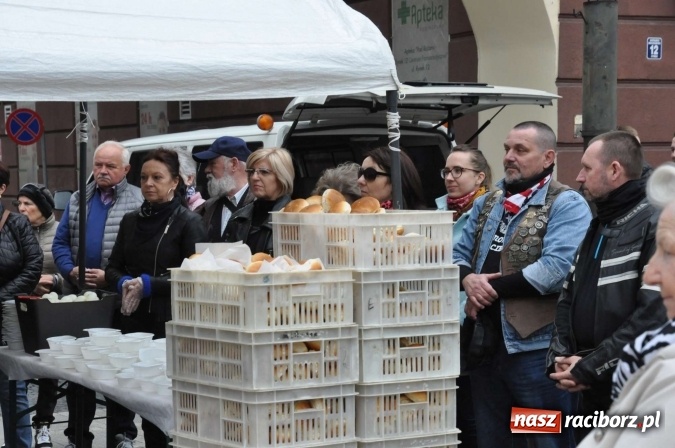 Zdjęcie w galerii na portalu naszraciborz.pl: I Raciborskie Śniadanie Wielkanocne na Rynku wiadomości z regionu
