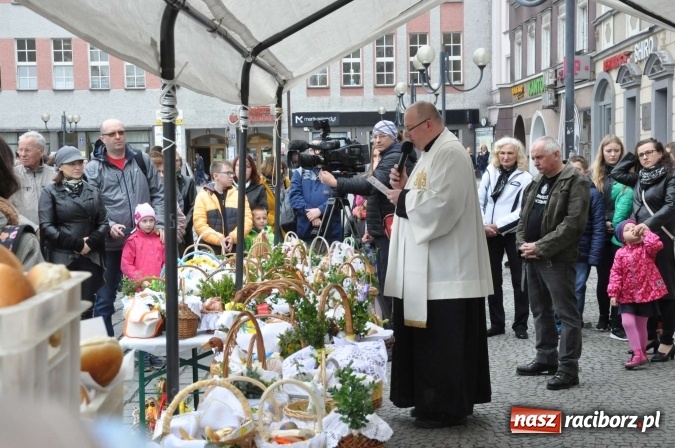 Zdjęcie w galerii na portalu naszraciborz.pl: I Raciborskie Śniadanie Wielkanocne na Rynku wiadomości z regionu