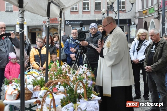 Zdjęcie w galerii na portalu naszraciborz.pl: I Raciborskie Śniadanie Wielkanocne na Rynku wiadomości z regionu