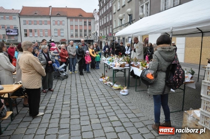 Zdjęcie w galerii na portalu naszraciborz.pl: I Raciborskie Śniadanie Wielkanocne na Rynku wiadomości z regionu