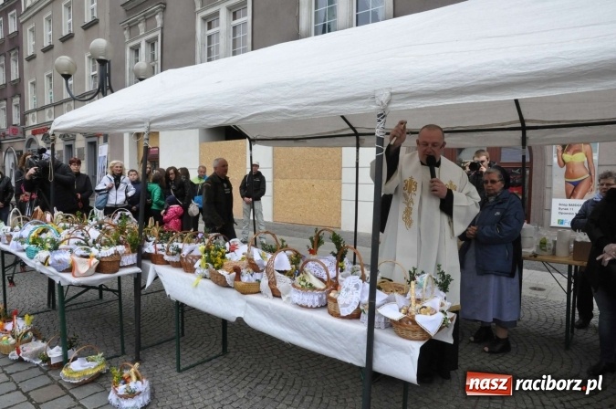 Zdjęcie w galerii na portalu naszraciborz.pl: I Raciborskie Śniadanie Wielkanocne na Rynku wiadomości z regionu