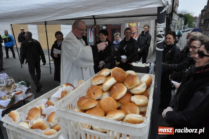 Zdjęcie w galerii na portalu naszraciborz.pl: I Raciborskie Śniadanie Wielkanocne na Rynku wiadomości z regionu