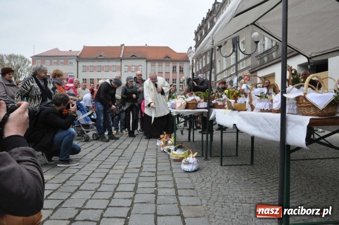 Zdjęcie w galerii na portalu naszraciborz.pl: I Raciborskie Śniadanie Wielkanocne na Rynku wiadomości z regionu