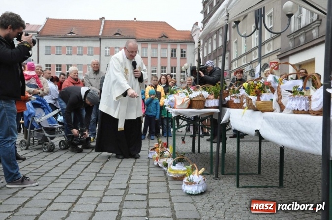 Zdjęcie w galerii na portalu naszraciborz.pl: I Raciborskie Śniadanie Wielkanocne na Rynku wiadomości z regionu
