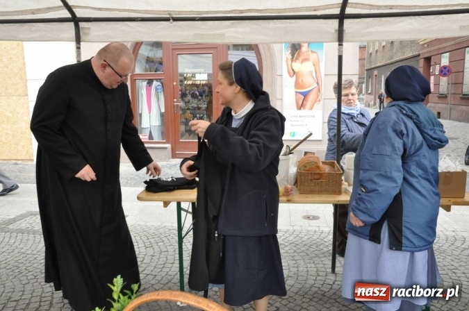 Zdjęcie w galerii na portalu naszraciborz.pl: I Raciborskie Śniadanie Wielkanocne na Rynku wiadomości z regionu