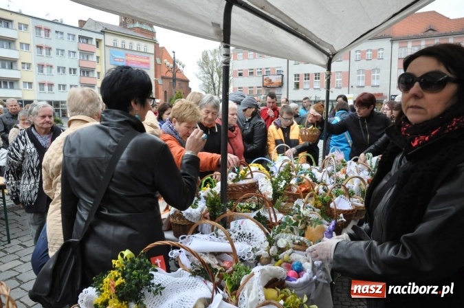 Zdjęcie w galerii na portalu naszraciborz.pl: I Raciborskie Śniadanie Wielkanocne na Rynku wiadomości z regionu