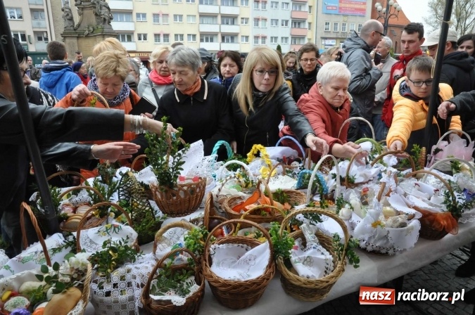 Zdjęcie w galerii na portalu naszraciborz.pl: I Raciborskie Śniadanie Wielkanocne na Rynku wiadomości z regionu