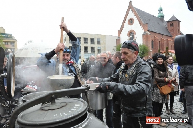 Zdjęcie w galerii na portalu naszraciborz.pl: I Raciborskie Śniadanie Wielkanocne na Rynku wiadomości z regionu