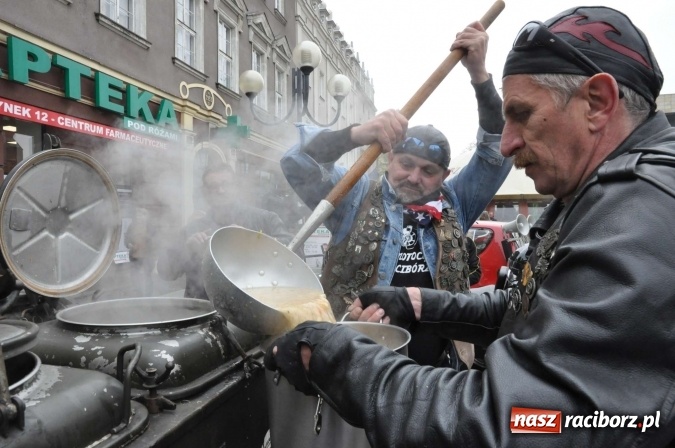 Zdjęcie w galerii na portalu naszraciborz.pl: I Raciborskie Śniadanie Wielkanocne na Rynku wiadomości z regionu
