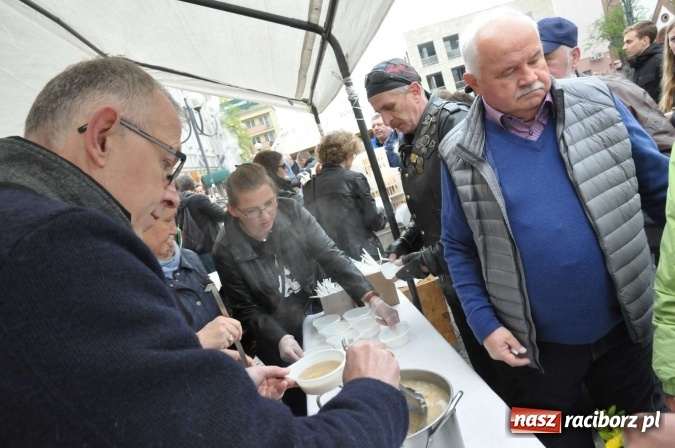 Zdjęcie w galerii na portalu naszraciborz.pl: I Raciborskie Śniadanie Wielkanocne na Rynku wiadomości z regionu