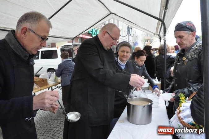 Zdjęcie w galerii na portalu naszraciborz.pl: I Raciborskie Śniadanie Wielkanocne na Rynku wiadomości z regionu