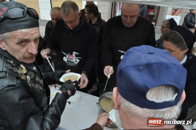 Zdjęcie w galerii na portalu naszraciborz.pl: I Raciborskie Śniadanie Wielkanocne na Rynku wiadomości z regionu