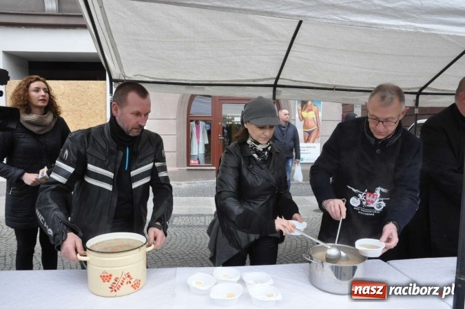 Zdjęcie w galerii na portalu naszraciborz.pl: I Raciborskie Śniadanie Wielkanocne na Rynku wiadomości z regionu