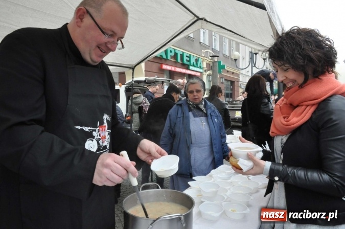 Zdjęcie w galerii na portalu naszraciborz.pl: I Raciborskie Śniadanie Wielkanocne na Rynku wiadomości z regionu