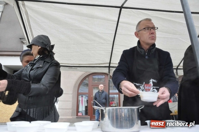 Zdjęcie w galerii na portalu naszraciborz.pl: I Raciborskie Śniadanie Wielkanocne na Rynku wiadomości z regionu