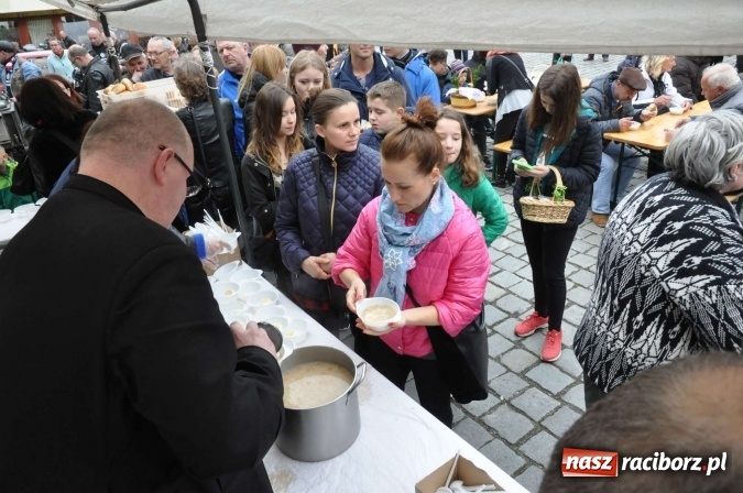Zdjęcie w galerii na portalu naszraciborz.pl: I Raciborskie Śniadanie Wielkanocne na Rynku wiadomości z regionu