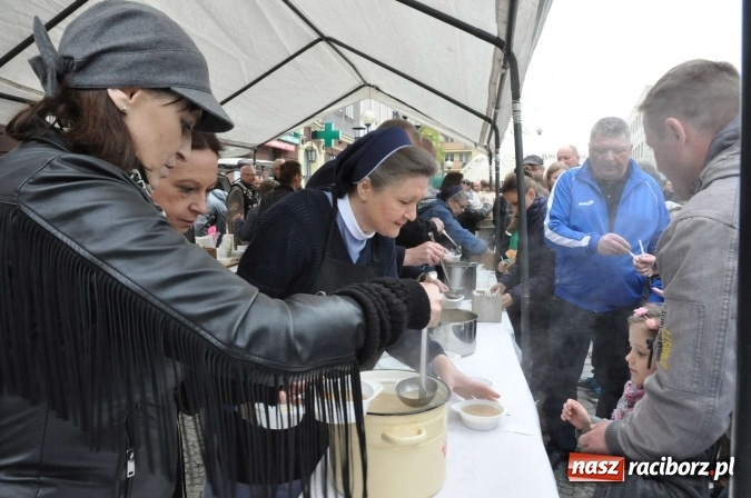 Zdjęcie w galerii na portalu naszraciborz.pl: I Raciborskie Śniadanie Wielkanocne na Rynku wiadomości z regionu