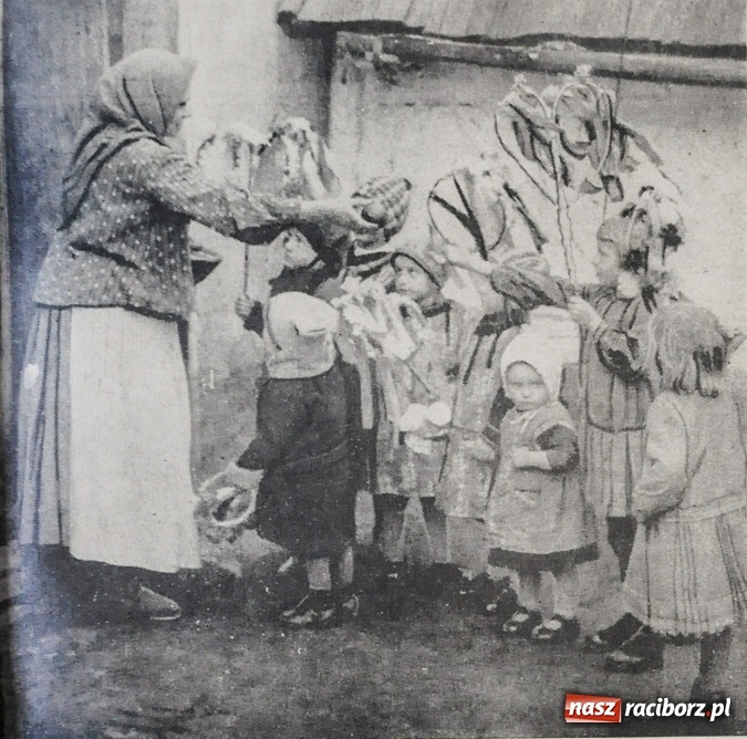 Zdjęcie w galerii na portalu naszraciborz.pl: Wielkanocne zwyczaje na ziemi raciborskiej na unikalnej fotografii prasowej z lat 20. wiadomości z regionu