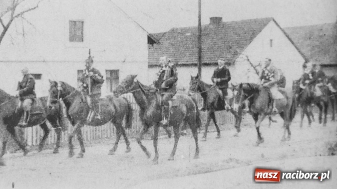 Zdjęcie w galerii na portalu naszraciborz.pl: Wielkanocne zwyczaje na ziemi raciborskiej na unikalnej fotografii prasowej z lat 20. wiadomości z regionu