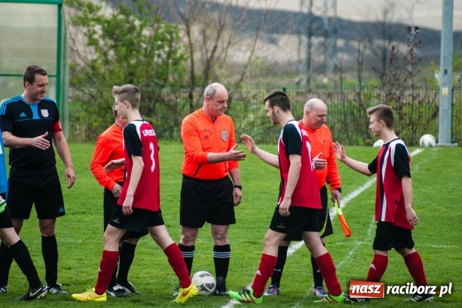 Zdjęcie w galerii na portalu naszraciborz.pl: A klasa: Derby outsiderów na remis wiadomości z regionu