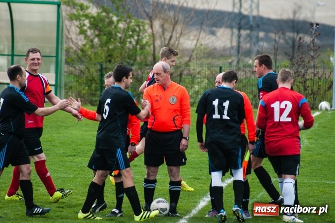 Zdjęcie w galerii na portalu naszraciborz.pl: A klasa: Derby outsiderów na remis wiadomości z regionu