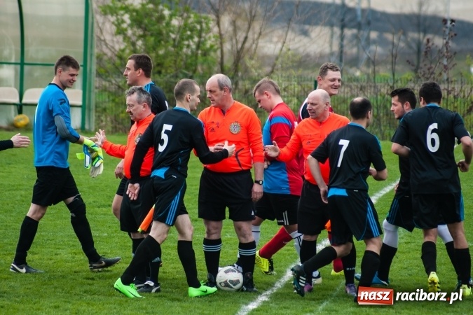 Zdjęcie w galerii na portalu naszraciborz.pl: A klasa: Derby outsiderów na remis wiadomości z regionu