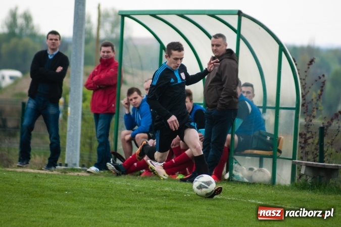 Zdjęcie w galerii na portalu naszraciborz.pl: A klasa: Derby outsiderów na remis wiadomości z regionu