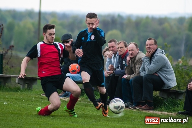 Zdjęcie w galerii na portalu naszraciborz.pl: A klasa: Derby outsiderów na remis wiadomości z regionu