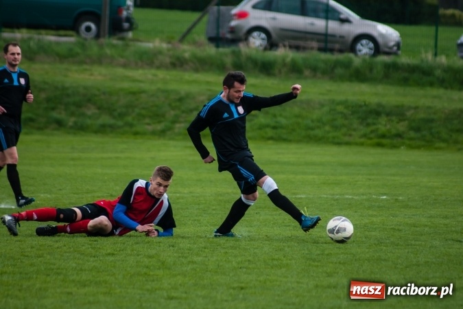 Zdjęcie w galerii na portalu naszraciborz.pl: A klasa: Derby outsiderów na remis wiadomości z regionu
