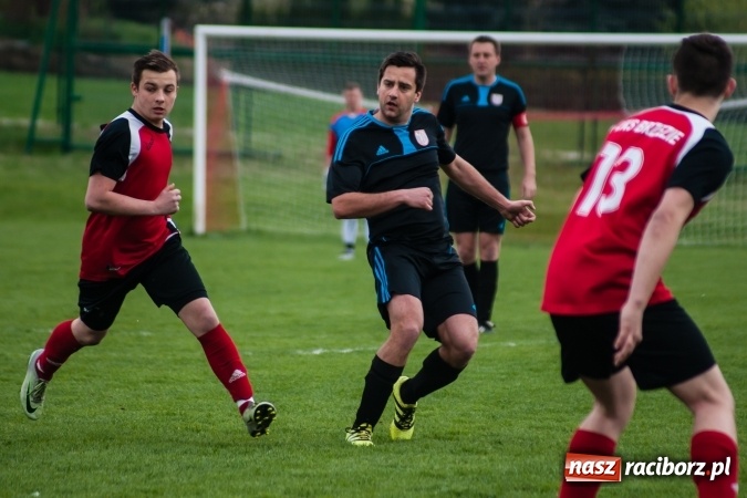 Zdjęcie w galerii na portalu naszraciborz.pl: A klasa: Derby outsiderów na remis wiadomości z regionu