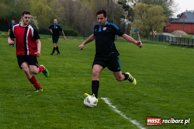 Zdjęcie w galerii na portalu naszraciborz.pl: A klasa: Derby outsiderów na remis wiadomości z regionu