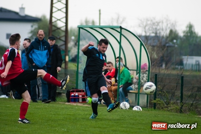 Zdjęcie w galerii na portalu naszraciborz.pl: A klasa: Derby outsiderów na remis wiadomości z regionu