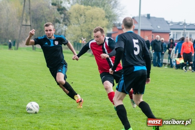 Zdjęcie w galerii na portalu naszraciborz.pl: A klasa: Derby outsiderów na remis wiadomości z regionu