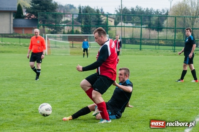 Zdjęcie w galerii na portalu naszraciborz.pl: A klasa: Derby outsiderów na remis wiadomości z regionu
