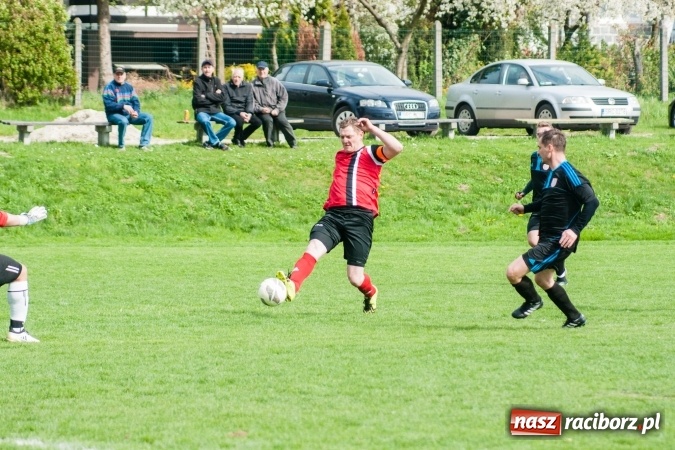Zdjęcie w galerii na portalu naszraciborz.pl: A klasa: Derby outsiderów na remis wiadomości z regionu
