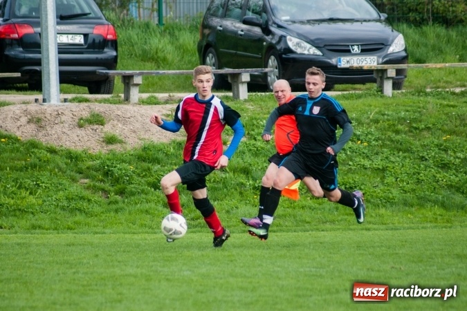 Zdjęcie w galerii na portalu naszraciborz.pl: A klasa: Derby outsiderów na remis wiadomości z regionu