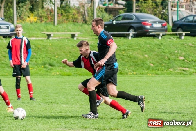 Zdjęcie w galerii na portalu naszraciborz.pl: A klasa: Derby outsiderów na remis wiadomości z regionu