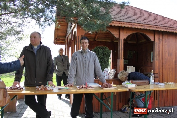 Zdjęcie w galerii na portalu naszraciborz.pl: Szukanie zajączka w wojnowickich ogrodach wiadomości z regionu